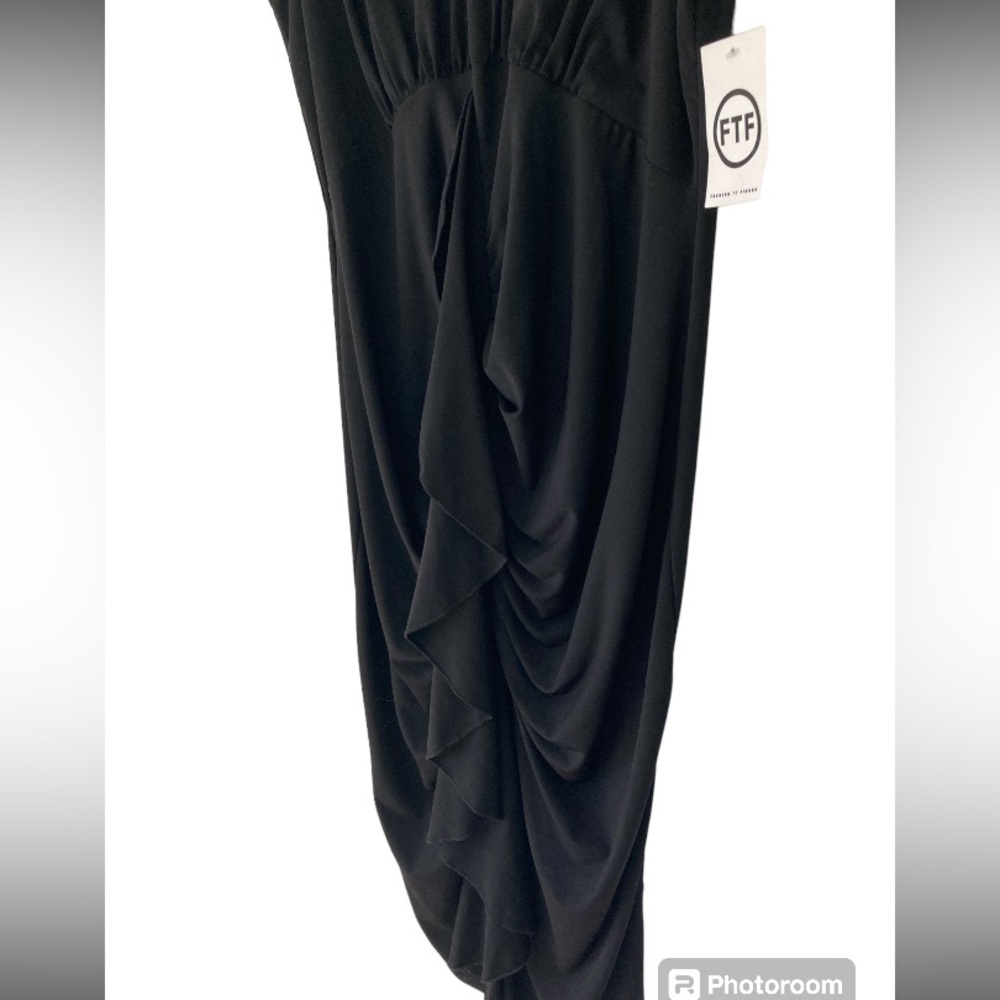 NWT Fashion To Figure Deep V Ruffle Front Black Dress Sz:1X - Picture 3 of 6